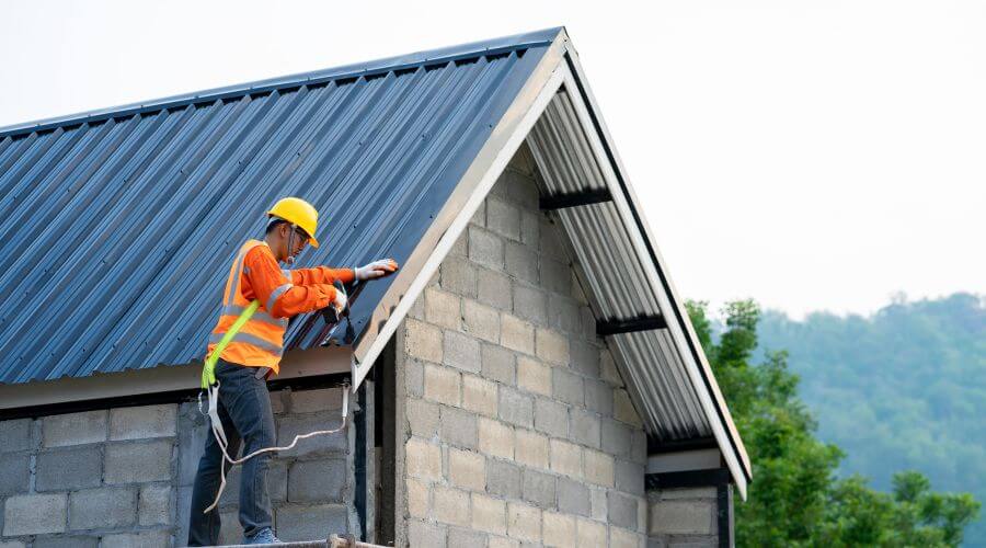 Professional gutter cleaning in Carroll, NE